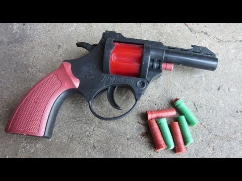 Mini Flare Pistol Review + Shooting
