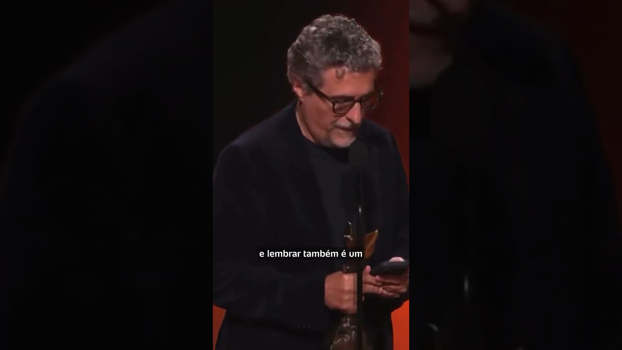 Wagner Moura e Mendonça recebem prêmio de Melhor Filme por ‘O Agente Secreto’ no Spirit Awards