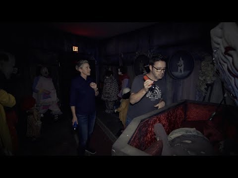 Ellen & Andy Visit the 'IT' Haunted House - UCp0hYYBW6IMayGgR-WeoCvQ