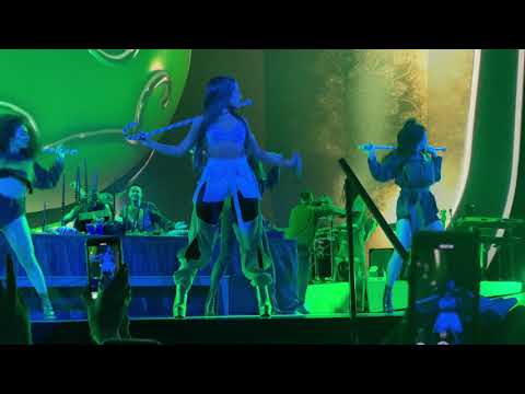 Ariana Grande - True Love (4K, Live in Miami @ American Airlines Arena)