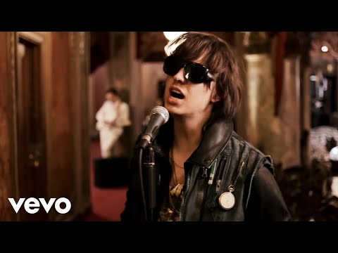 The Strokes - Under Cover Of Darkness