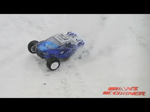 Turnigy 1/18 Scale Stadium Truck in the Snow: Awesome! - UCqFj04rRJs6TJIwsVvCQK6A