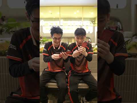 Tết này cứ thành tâm xin vía như BirdLB và Karl để được lì xì nhé.