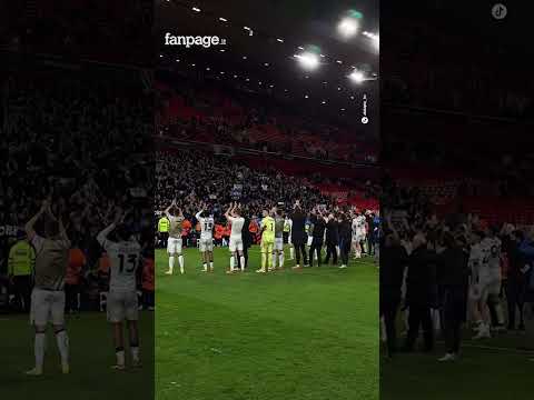 Liverpool-Atalanta, il coro dei tifosi ad Anfield: "Noi cantiamo tutti insieme Bergamo" #shorts