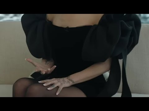 Ariana Grande black pantyhose and black high heels