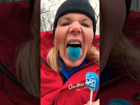 🍭ASMR AMERICA'S ORIGINAL DUBBLE BUBBLE GUM FLAVOR AND EATING SOUNDS😃 #shorts