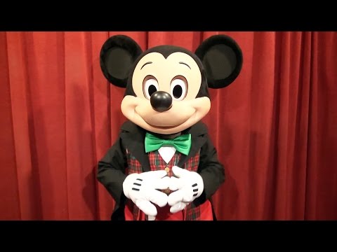 Talking Mickey Mouse at Mickey's Very Merry Christmas Party 2016 in Holiday Outfit - Magic Trick - UCe-gHr2O_LP7t0YJYHZQZlg