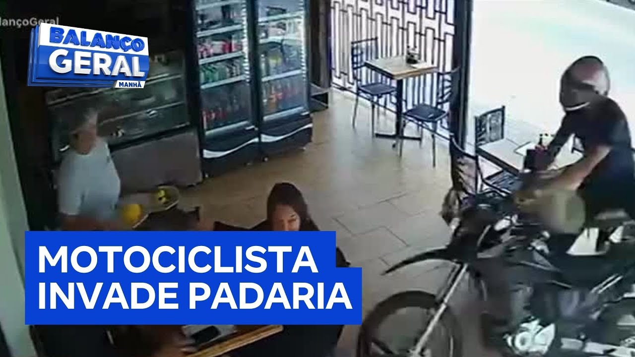 Motociclista invade padaria e quase atropela casal no Ceará