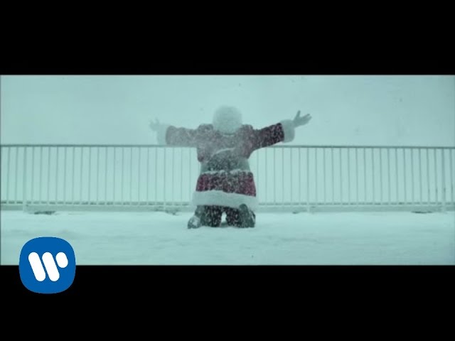 Santa Gets Down with Dubstep in This Music Video