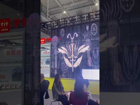 What a huge and clear LED screen!🌟🌟