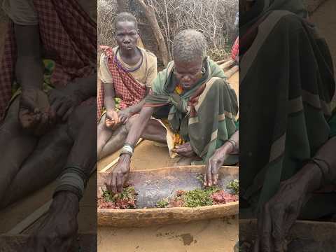 Desert grandmothers enjoying their breakfast in the jungle #morningroutine