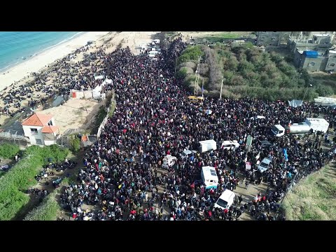 Aerial footage of Gazans waiting to cross to territory's north | AFP