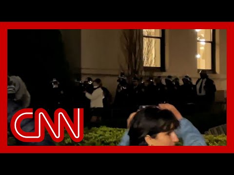 See moment NYPD entered Columbia campus