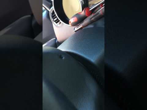 Come rimuovere l'airbag della Peugeot 5008 e Peugeot 3008