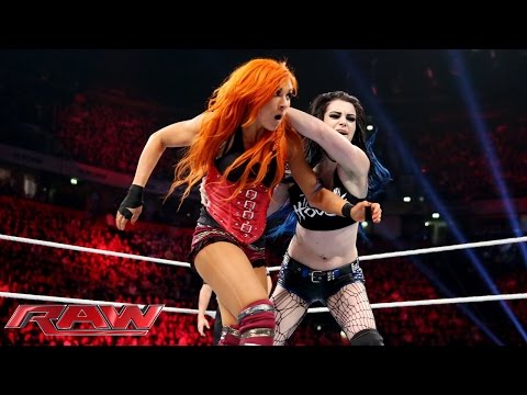 Becky Lynch vs. Paige: Raw, November 9, 2015 - UCJ5v_MCY6GNUBTO8-D3XoAg