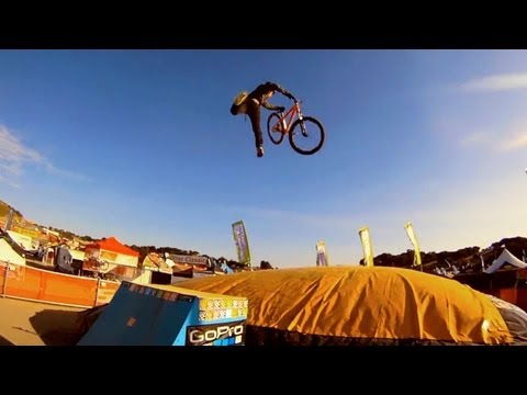 ‪GoPro HD: Sea Otter Classic 2011 MTB Bag Jump‬ - UCqhnX4jA0A5paNd1v-zEysw