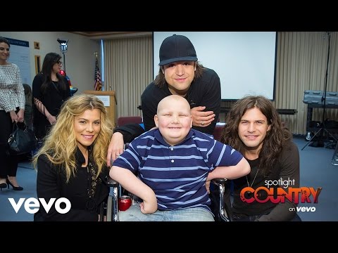 The Band Perry & More Visit St. Jude Children's Hospital (Spotlight Country) - UC2pmfLm7iq6Ov1UwYrWYkZA