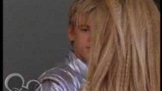Lizzie Mcguire - Aaron Carter & Hilary Duff kiss