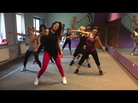Shakira - Me Enamore / Zumba Fitness Choreography