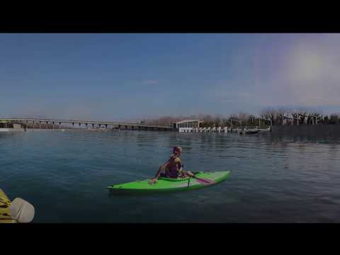 Lagoon by kayak: A  Based of Vignole