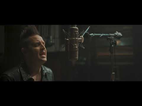 While I Wait: Quarantine Version - Lincoln Brewster