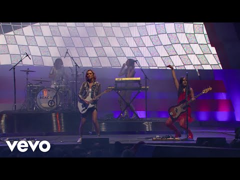 The Beaches - T- Shirt (Live From iHeartRADIO MMVAs/2018)