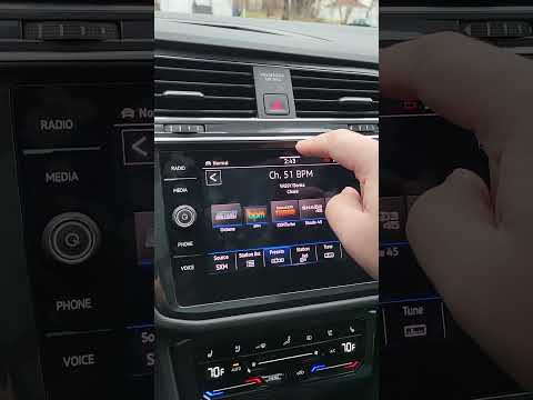 Come si resetta l'autoradio della Volkswagen Tiguan?