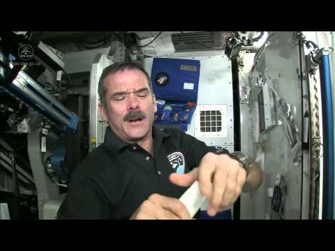 Hadfield Hits: How To Shave In Space | Video - UCVTomc35agH1SM6kCKzwW_g