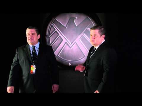SDCC 2014: Agent Koenig greets Hall H for Marvel's Agents of S.H.I.E.L.D. - UCvC4D8onUfXzvjTOM-dBfEA
