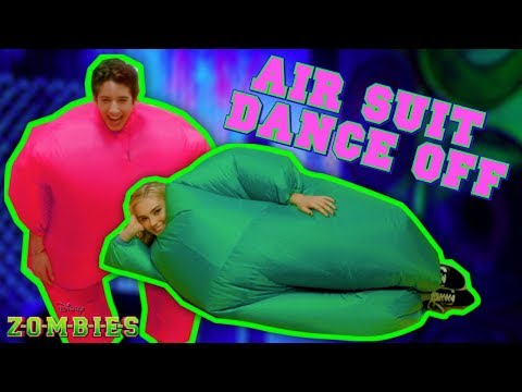 Air Suit Dance Off Challenge  - UCw7SNYrYei7F5ttQO3o-rpA