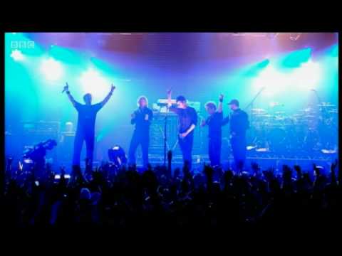 Pendulum perform 'Watercolour' at Radio 1's Big Weekend 2010 - UC-FQUIVQ-bZiefzBiQAa8Fw