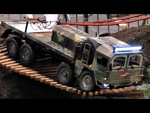 GIANT RC SCALE MODEL OFF-ROAD TRUCK TRIAL 8x8 POWERFUL AMAZING / Erlebniswelt Modellbau Erfurt 2016 - UCH6AYUbtonG7OTskda1_slQ