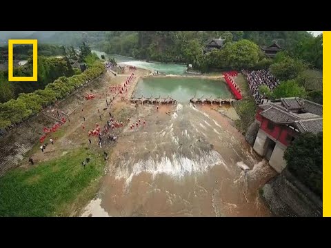 See an Ancient Wonder of China that Transforms a River | National Geographic - UCpVm7bg6pXKo1Pr6k5kxG9A