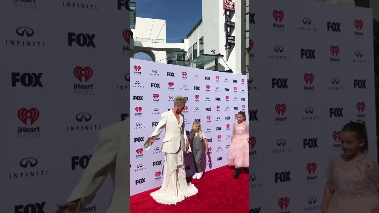 #PINK has the best dates at the #iHeartRadioMusicAwards: Her kids ❤️