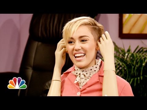 Real People, Fake Arms with Miley Cyrus (Late Night with Jimmy Fallon) - UC8-Th83bH_thdKZDJCrn88g