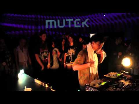 Onra Boiler Room x Red Bull Music Academy Live Set at Mutek - UCGBpxWJr9FNOcFYA5GkKrMg