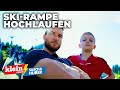 @SaschaHuber vs. Leonas (10) Wer l?uft schneller die Ski-Rampe hoch  Klein gegen Gro?