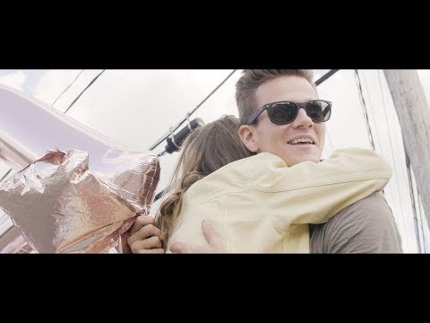 Tyler Ward - "Invite Me To Your Party" (Official Music Video) - UC4vT3qTr8fwVS7IsPgqaGCQ
