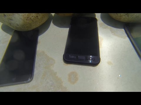 We try to drown Samsung's S, Edge and Active - UCOmcA3f_RrH6b9NmcNa4tdg