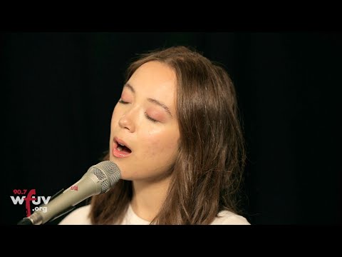 Laufey - "Valentine" (Live at WFUV)