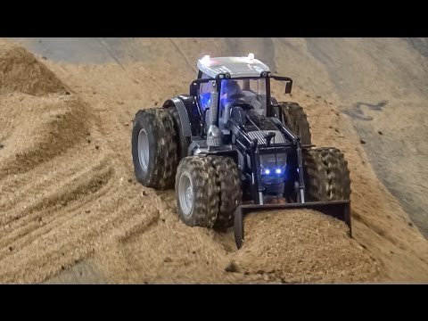 RC tractors in action at Hof Mohr! Wonderful adults and kids toys! - UCZQRVHvPaV4DRn3tp8qrh7A