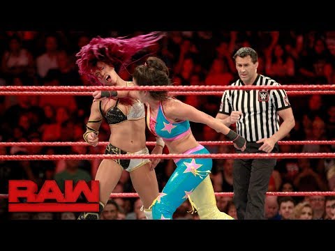 Bayley and Sasha Banks hold nothing back in brutal, high-stakes match: Raw, July 24, 2017 - UCJ5v_MCY6GNUBTO8-D3XoAg