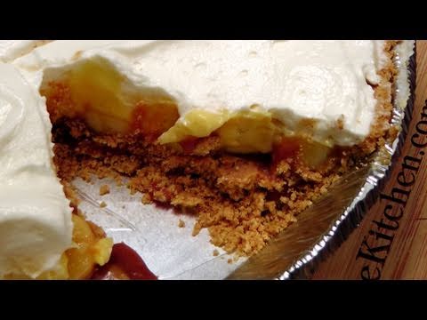 How to Make Banana Cream Pie - Recipe by Laura Vitale - Laura in the Kitchen Episode 128 - UCNbngWUqL2eqRw12yAwcICg