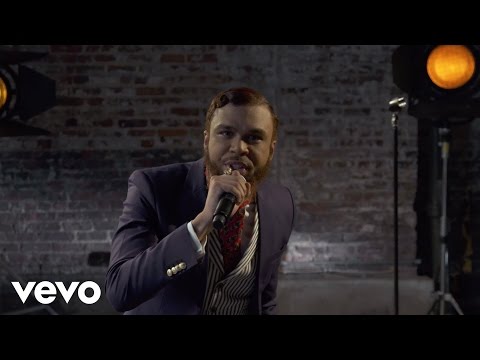 Jidenna - Long Live The Chief - Vevo dscvr (Live) - UC2pmfLm7iq6Ov1UwYrWYkZA