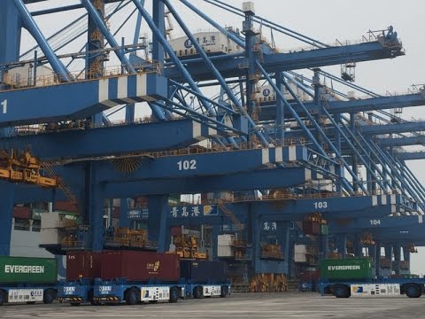 Asia’s first automated container terminal, at Port of Qingdao, China - UCHBDXQDmqnaqIEPdEapEFVQ