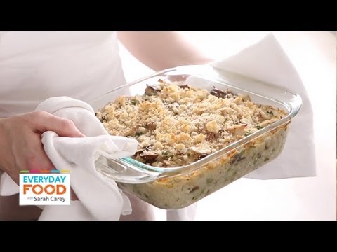 Creamy Chicken and Rice Casserole | Everyday Food with Sarah Carey - UCl0kP-Cfe-GGic7Ilnk-u_Q