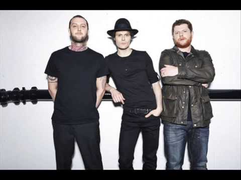 The Fratellis - She’s Not Gone Yet But She’s Leaving