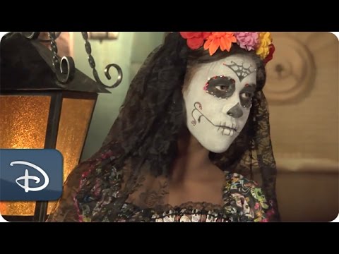 DIY Halloween: ‘Day of the Dead’ Make-Up Tutorial | Disney Parks - UC1xwwLwm6WSMbUn_Tp597hQ