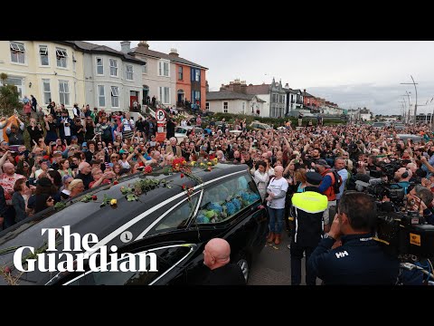 'Love Sinéad O’Connor for ever': thousands gather in Ireland for singer's funeral