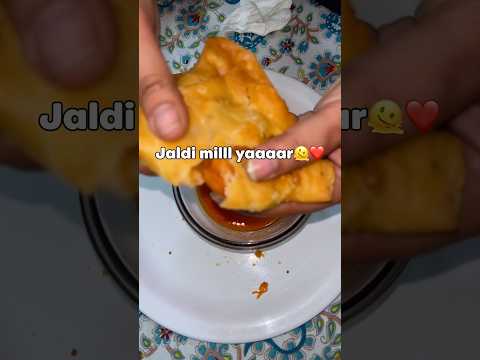 Jaldi mil yaar🫠#samosa #macaronisamosa #streetfood #viral #foodshorts #shortvideos #shorts #shorts